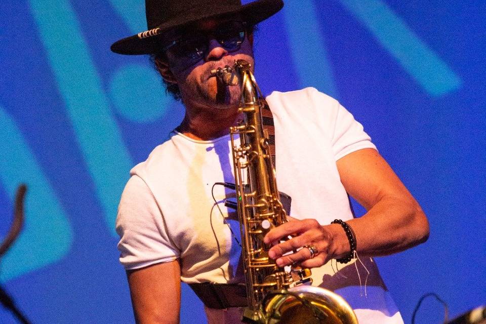 Ryon Sax Dj