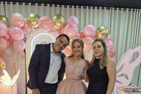 DEBUTANTE