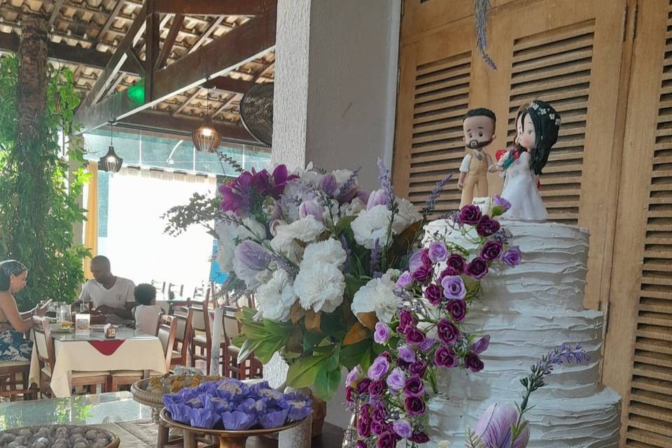 Mesa de doces lilás