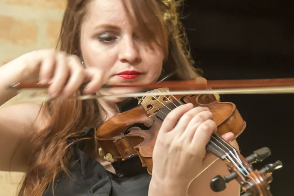 Mayra Pezutti violino