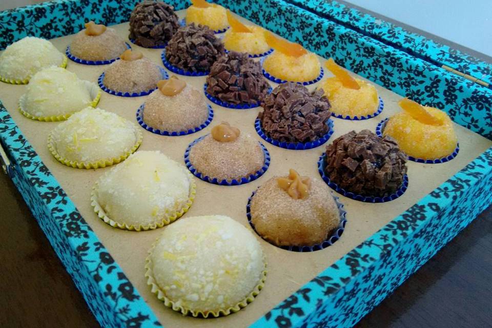 Caixa de Brigadeiros Noivos