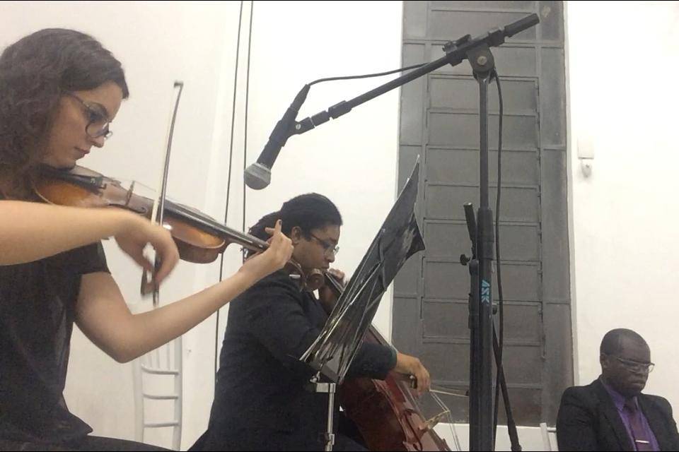 Violino, violoncelo e piano