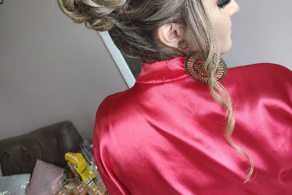 Lariça Lucchesi Makeup e Penteado