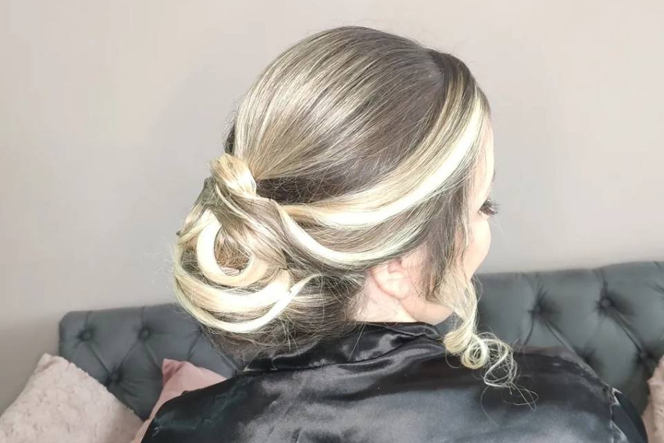 Lariça Lucchesi Makeup e Penteado