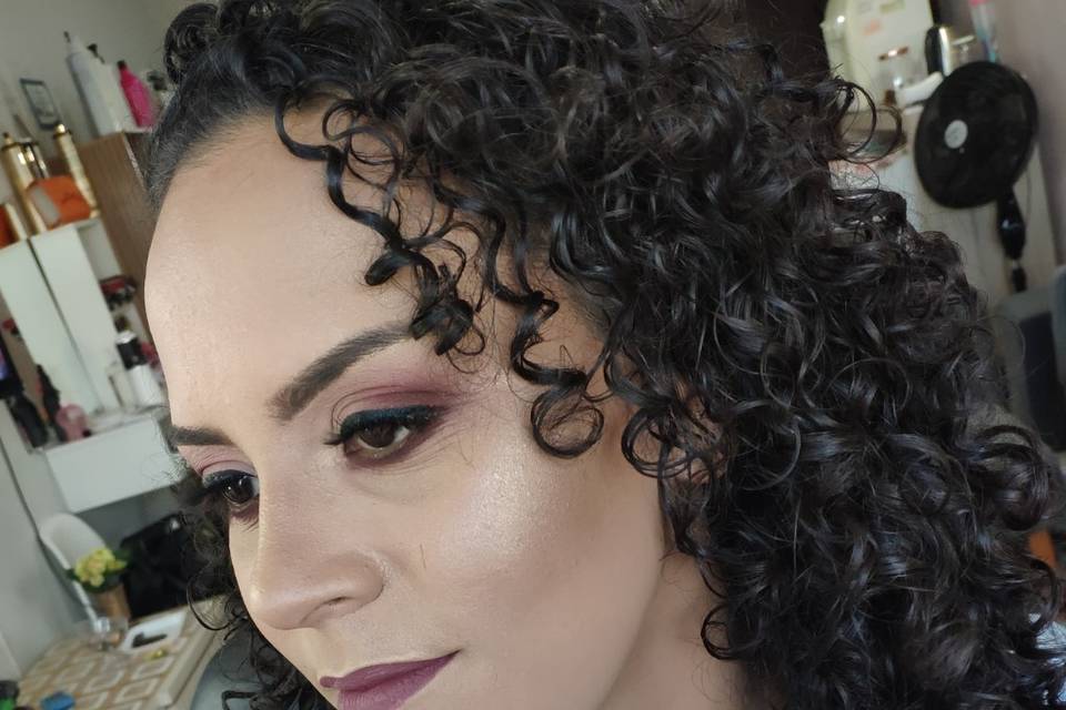 Lariça Lucchesi Makeup e Penteado