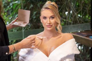 Dhenifer Karoline