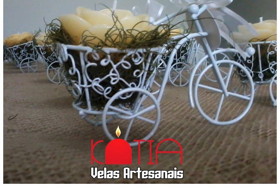 Bicicleta com vela rosinha