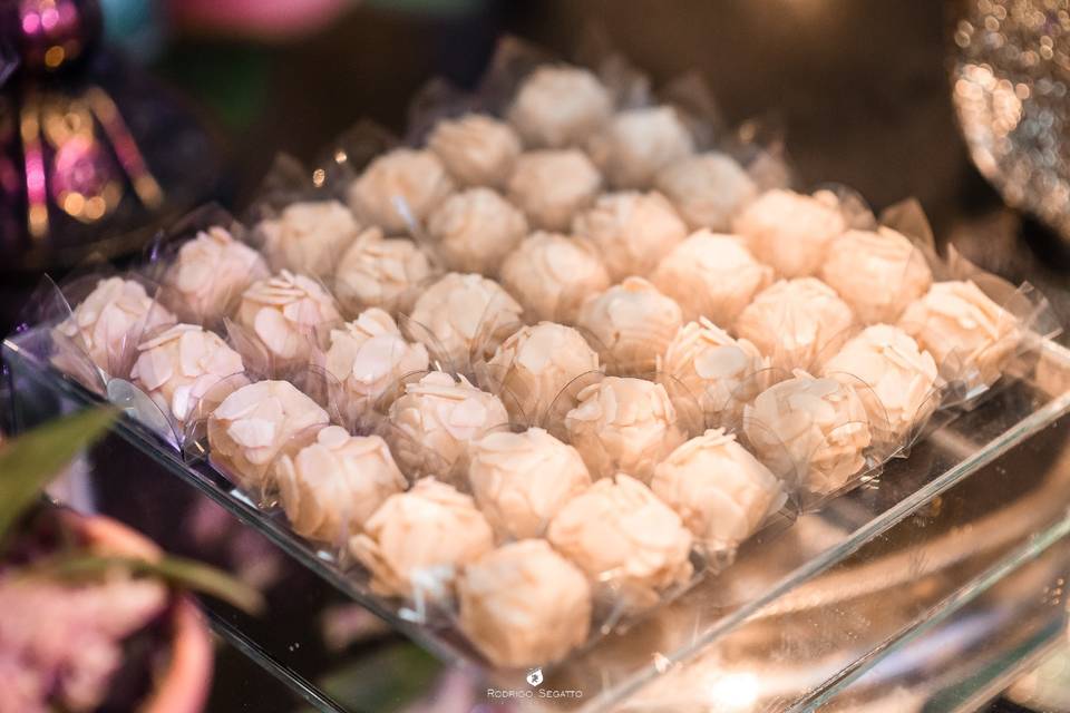 Brigadeiro de amêndoas laminad