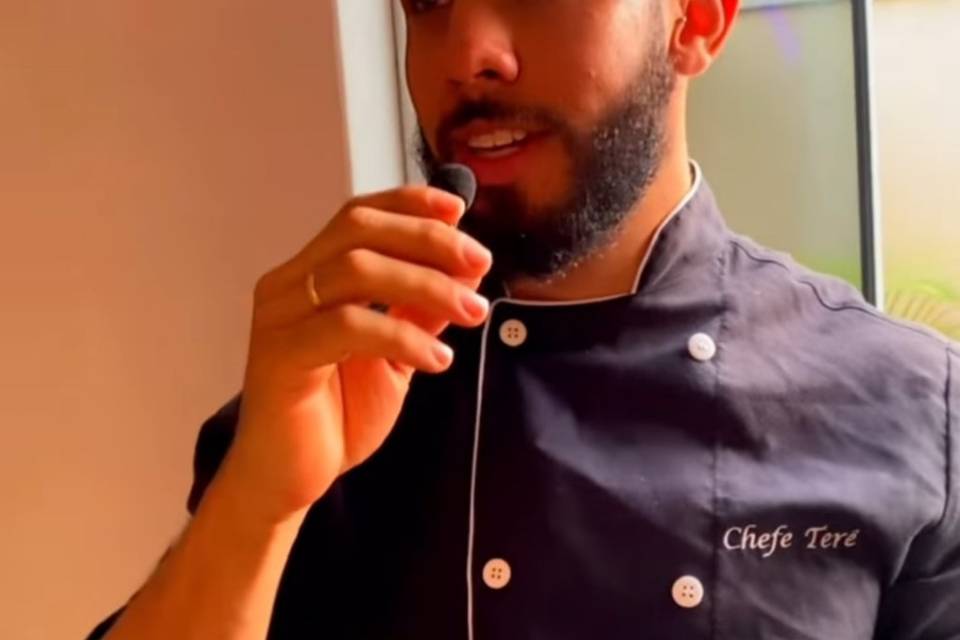 Nosso chef cuidando de cada de