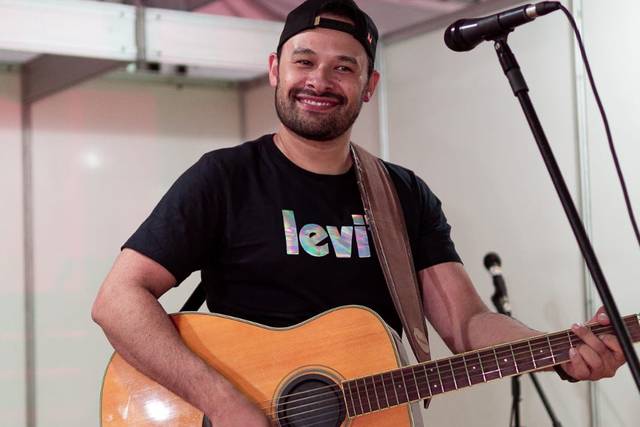 Cantor Robson Santos
