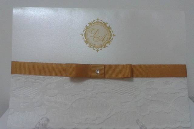 Convite, renda efita  de cetim