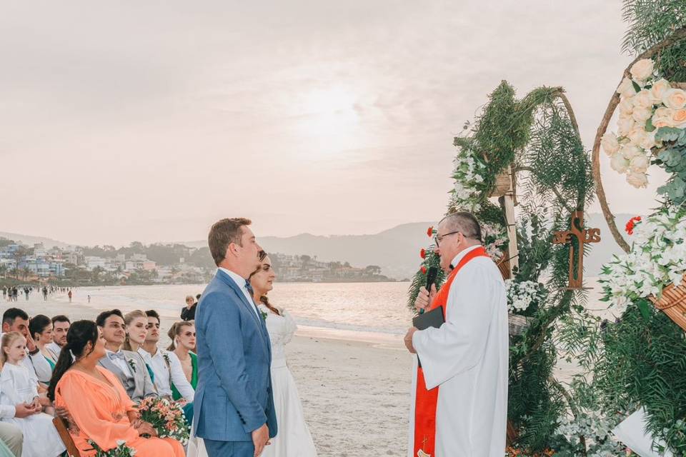 O padre pode sair da igreja