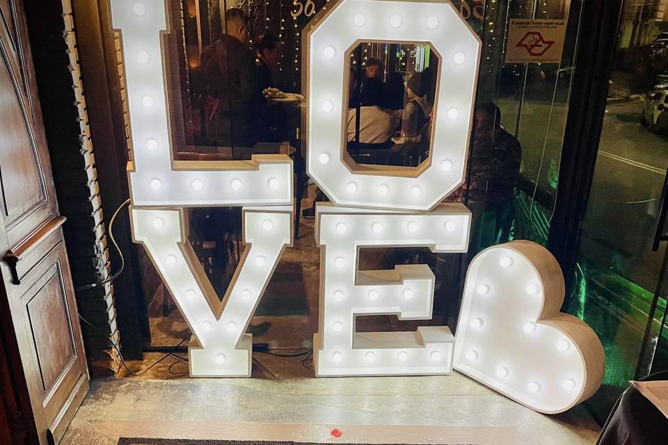 Letreiro Love