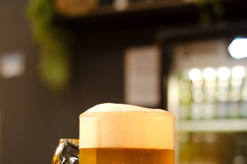 Temos chopp pilsen e de vinho!