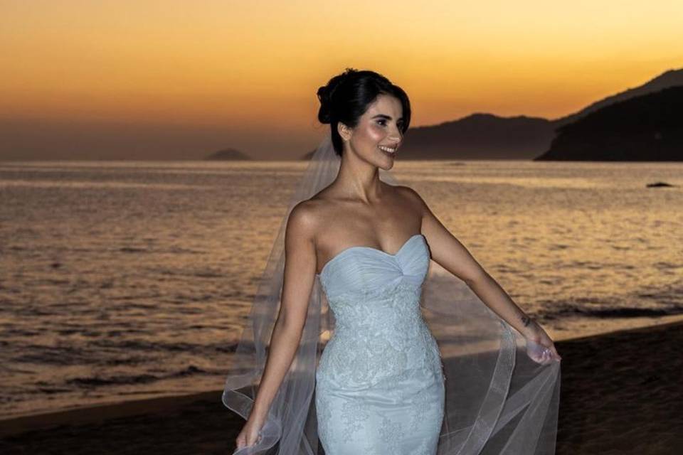 Noiva ao por do sol