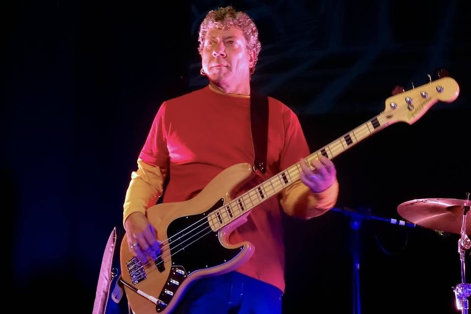 Ivo Ricardo (baixo)