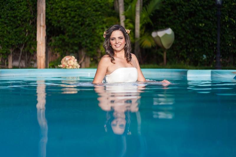 Xênia Roberta piscina