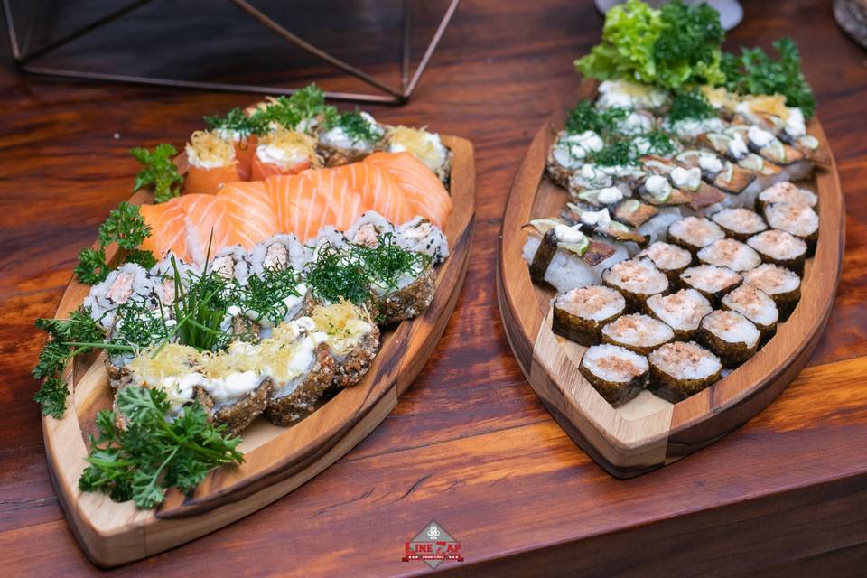 Barquinha de sushis diversos