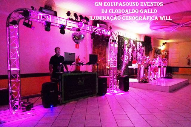 Torre gol iluminada com led