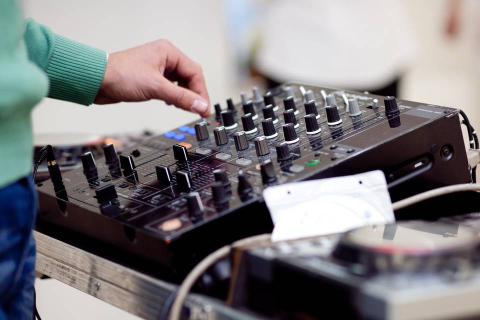 Equipamentos de DJ profissionais