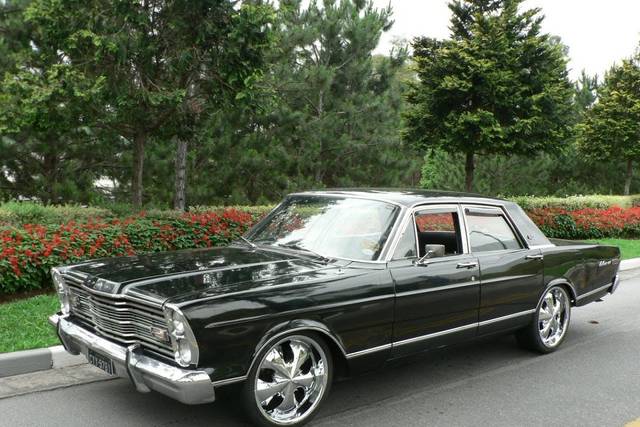 Galaxie 1975