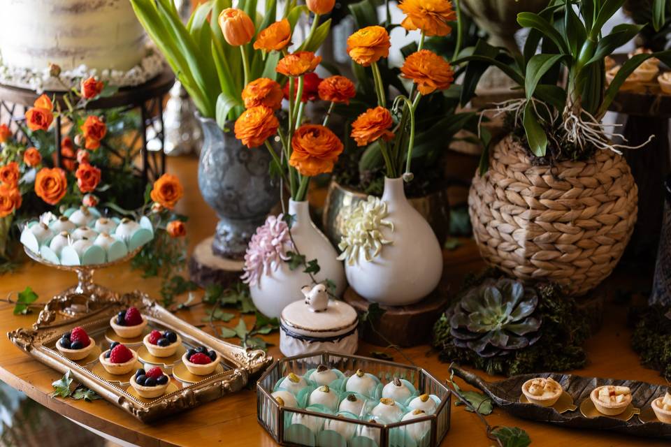 Mesa de bolo e doces