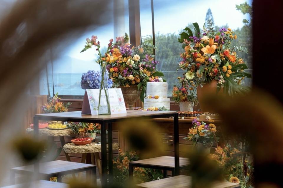 Casamento em frente ao mar.