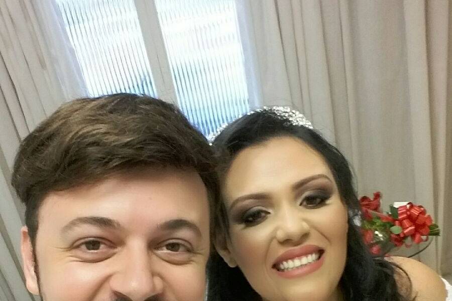 Ajudando a noiva a se vestir