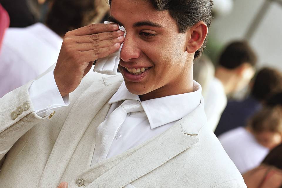 Emoção do noivo