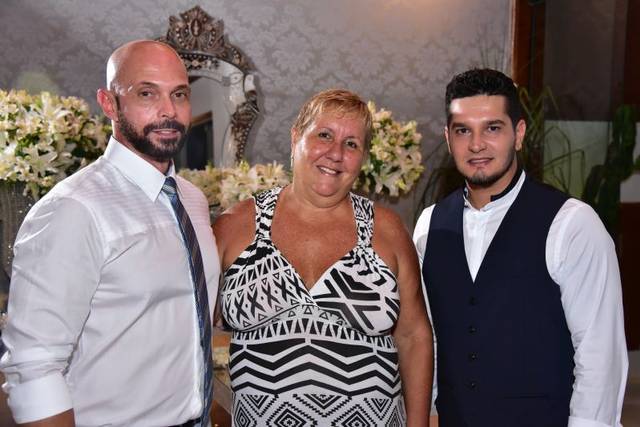 Eu e os noivos Adriano e Celso