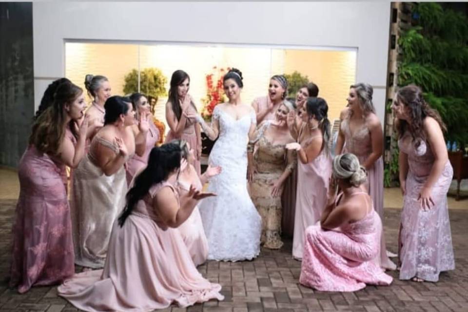 Foto com as madrinhas...