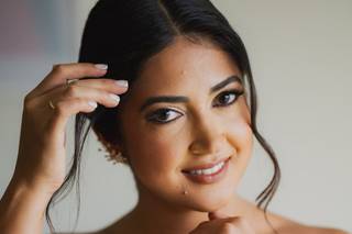 Vanessa Vieira - Maquiadora e Penteadista