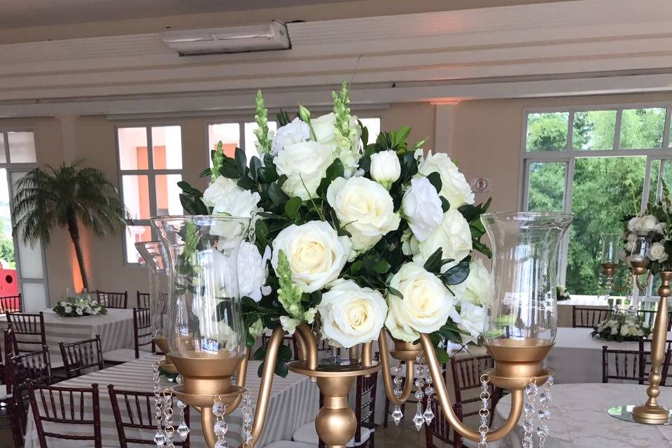 Candelabro dourado