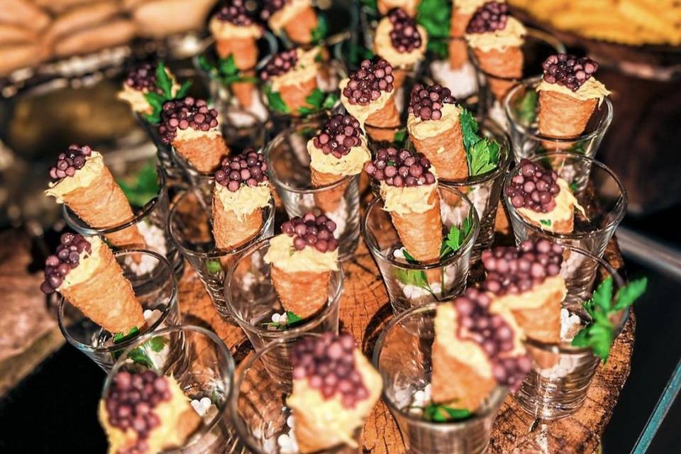 Cone de caviar e frango