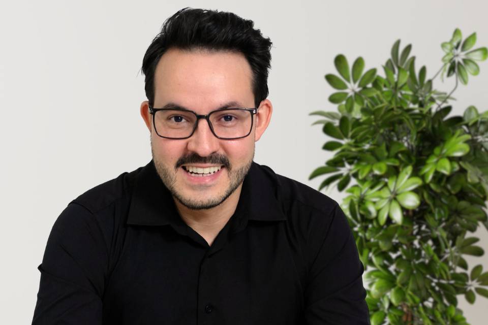 Celebrante Dimas Vilas Boas