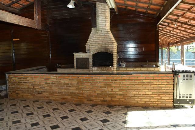 Churrasqueira e forno de pizza