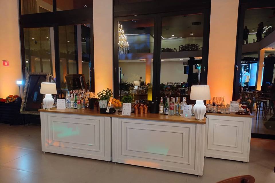 Los Guapos Luxurys Bar