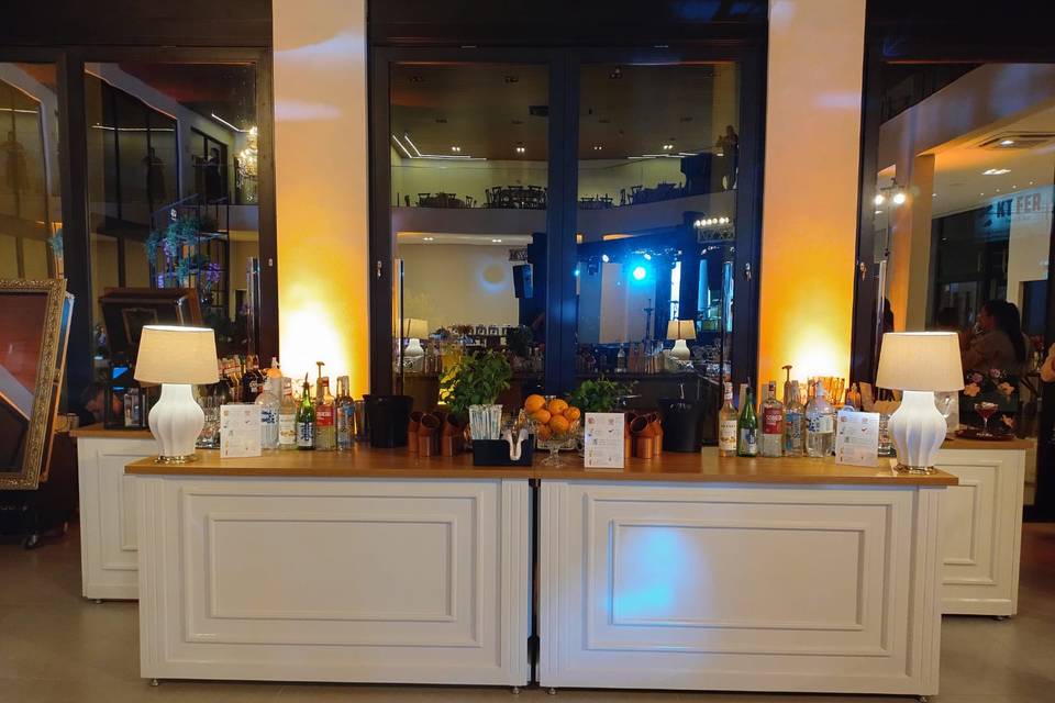 Los Guapos Luxurys Bar