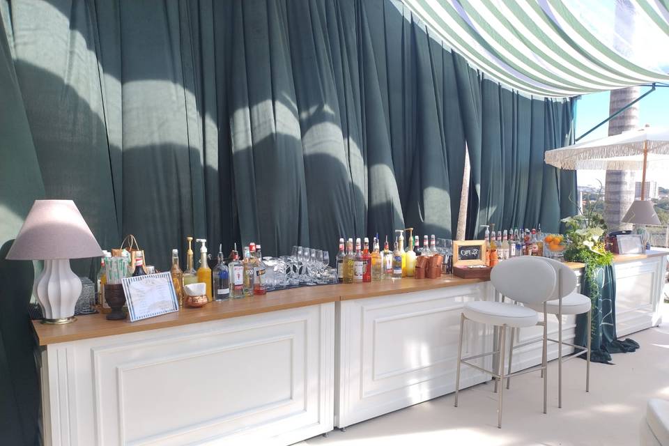 Los Guapos Luxurys Bar