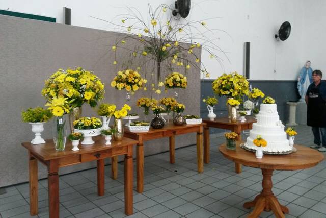 Amarelo
