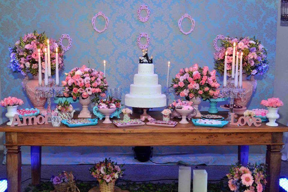 Mesa decorada bolo