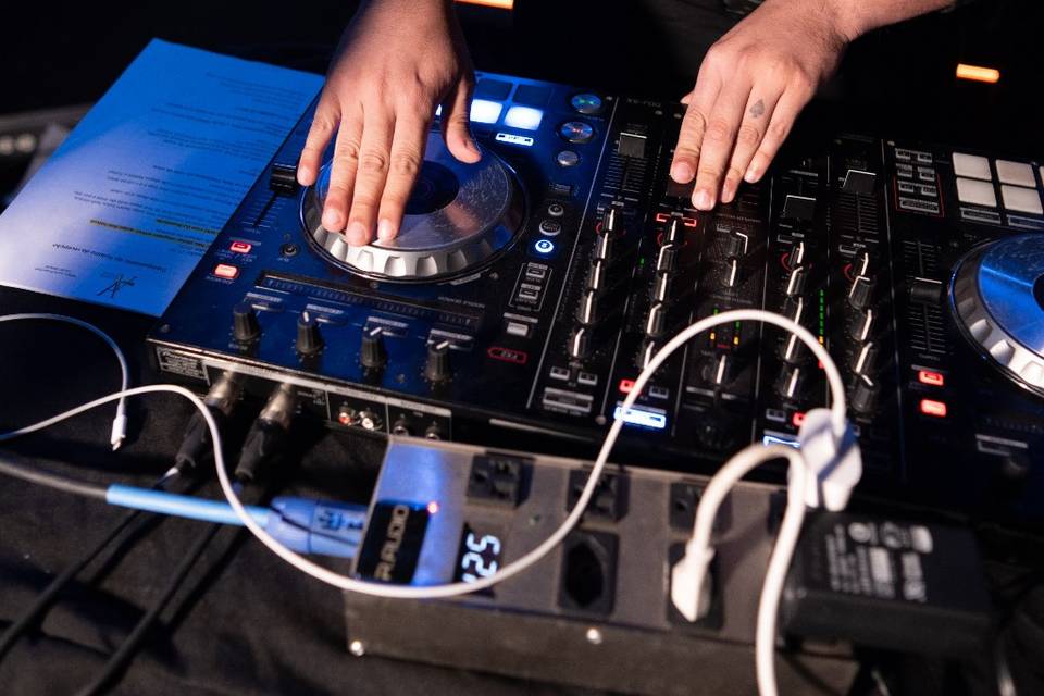 Dj