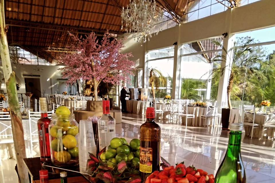 Bar Tropical florido