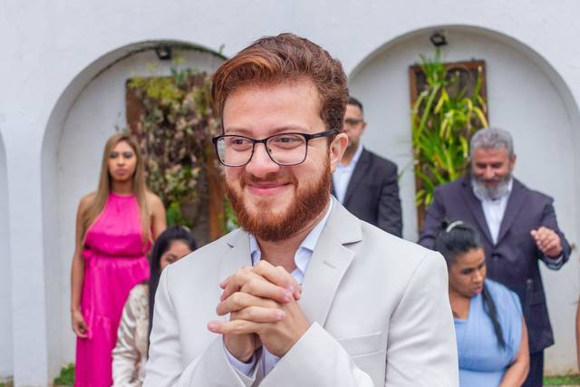 O noivo Aguardando a noiva