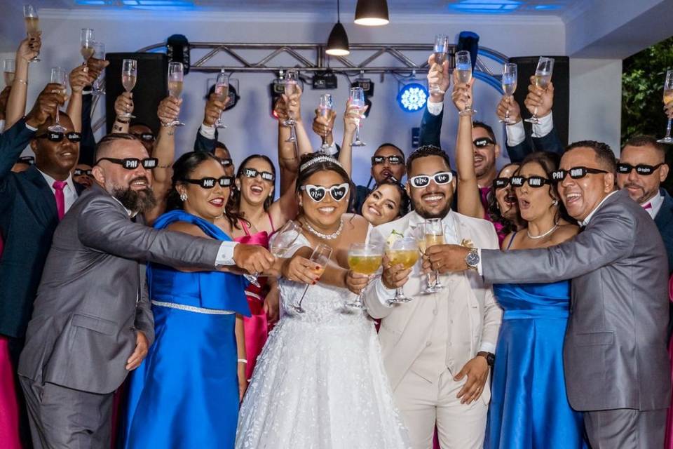Casal e padrinhos