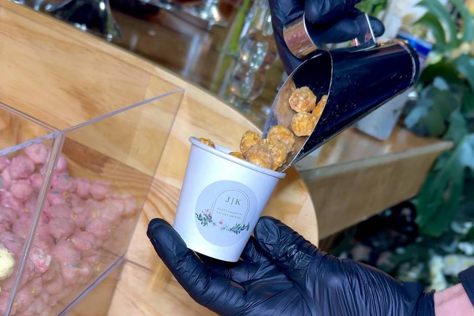 Pipoca gourmet servida