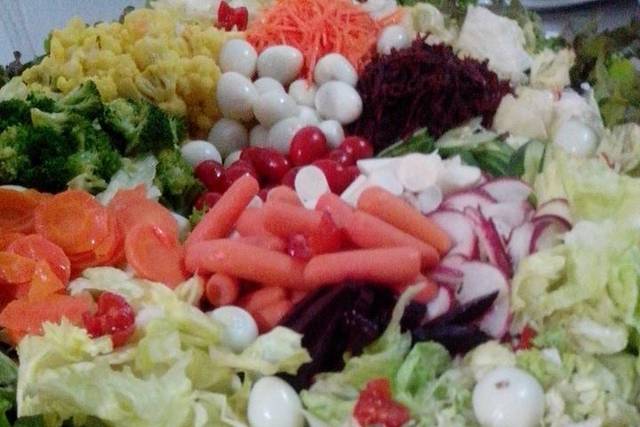 Salada mix de folhas e legumes