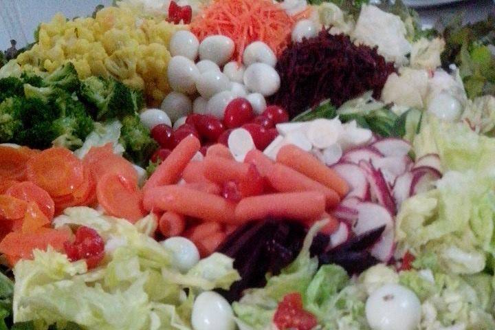 Salada mix de folhas e legumes