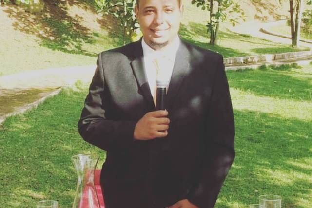 Celebrante Rafael Sousa