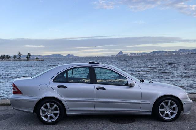Sedan sofisticado